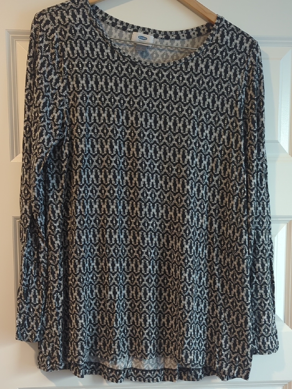 Old Navy Black & White Long Sleeve Patterned Blouse P2P 24 L30